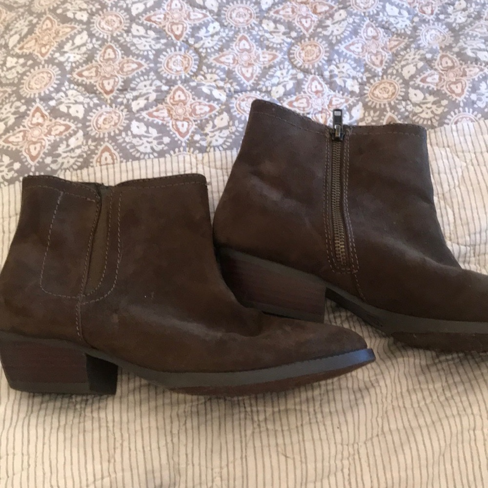 Merona olive green booties 8.5